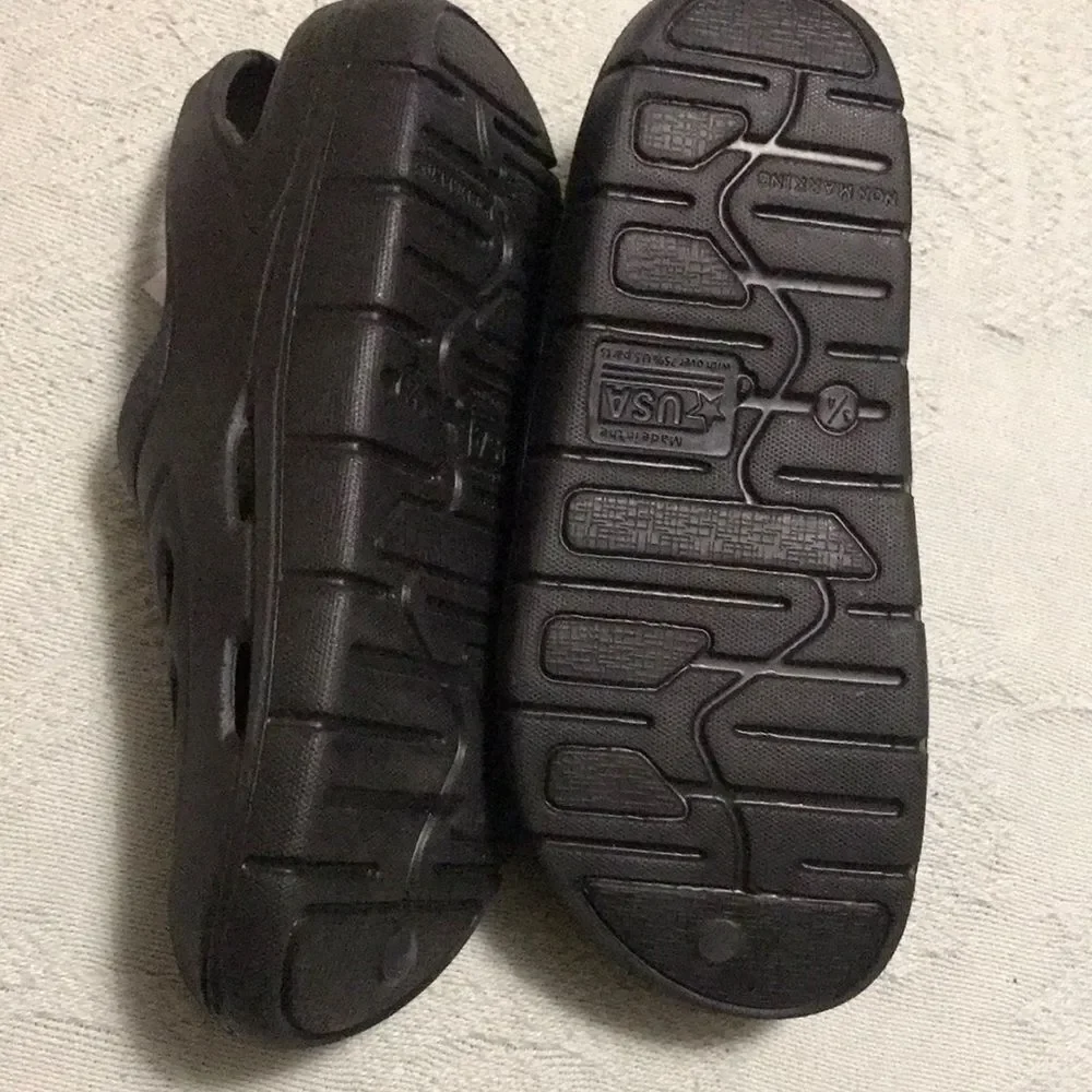 Made In USA water Shoes Boy Size 3/4